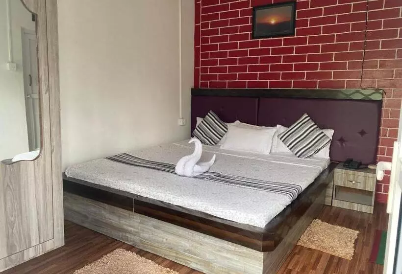 هتل The Glasshouse