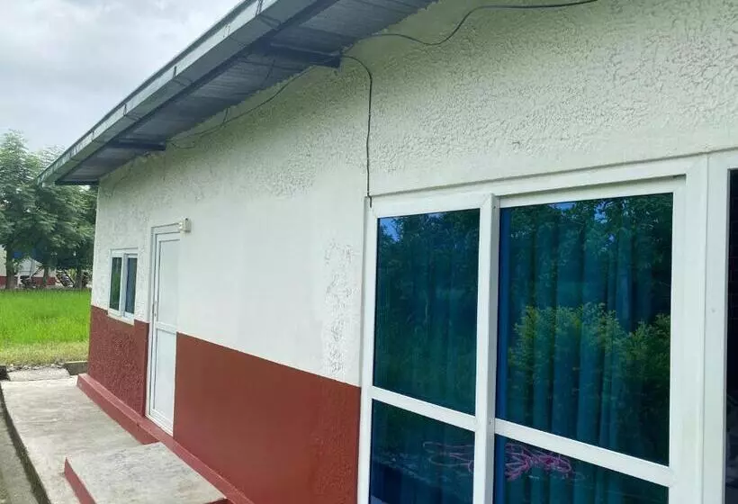 هتل The Glasshouse