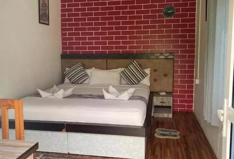 هتل The Glasshouse