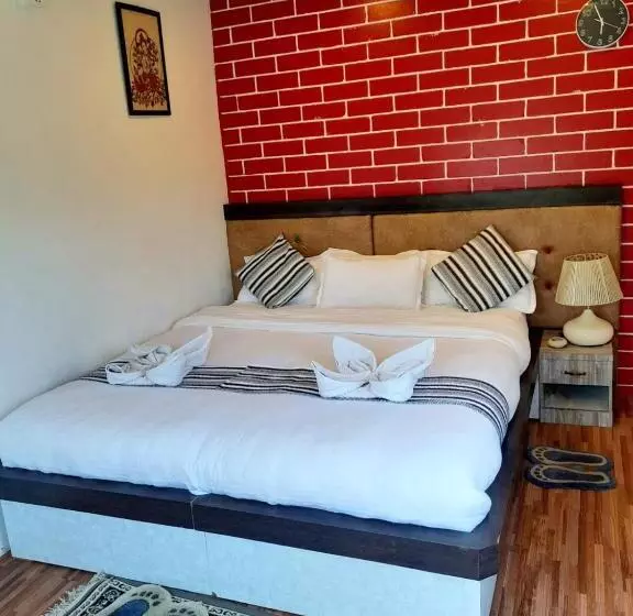 هتل The Glasshouse