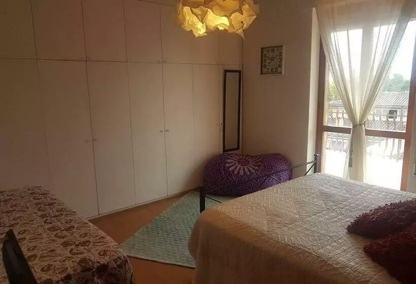 ペンション Appartamento Situato Nei Pressi Di Centro E Caserma
