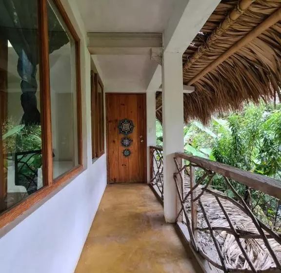 هاستل Casa Ahau