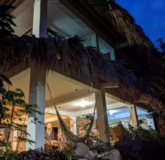 هاستل Casa Ahau