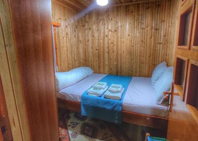 مبيت وإفطار Cancik Dağ Evleri