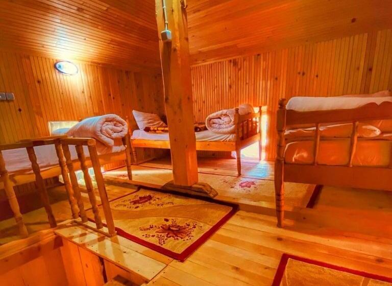 مبيت وإفطار Cancik Dağ Evleri