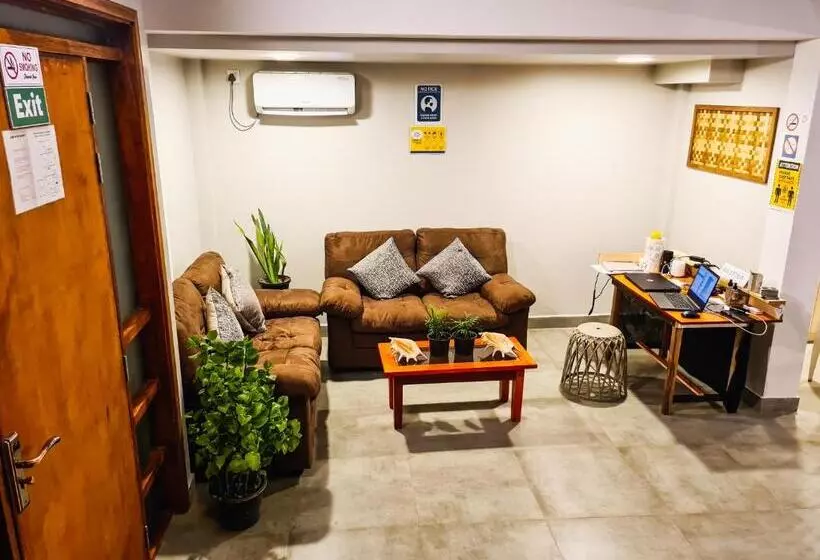 پانسیون Dhooni Finolhu Guesthouse