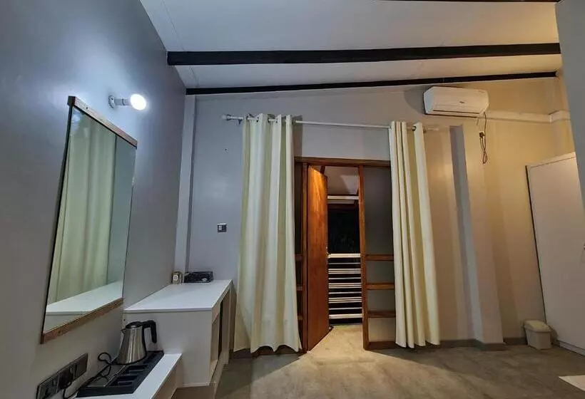 پانسیون Dhooni Finolhu Guesthouse