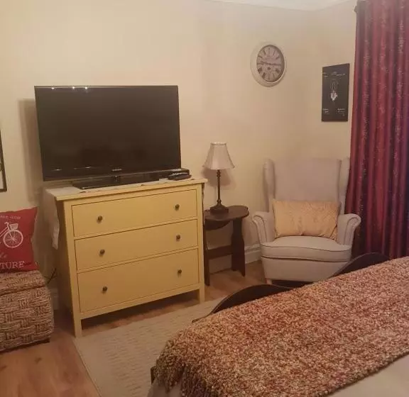 Aamiaismajoitus (B&B) Trinity Guest House