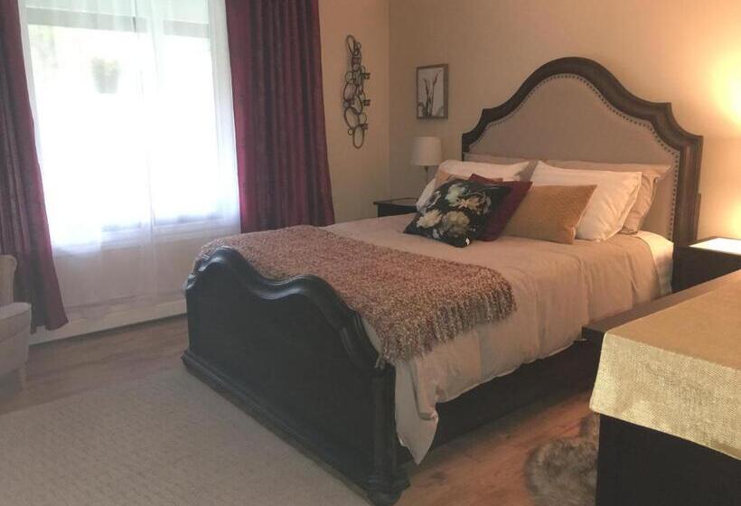 تختخواب و صبحانه Trinity Guest House