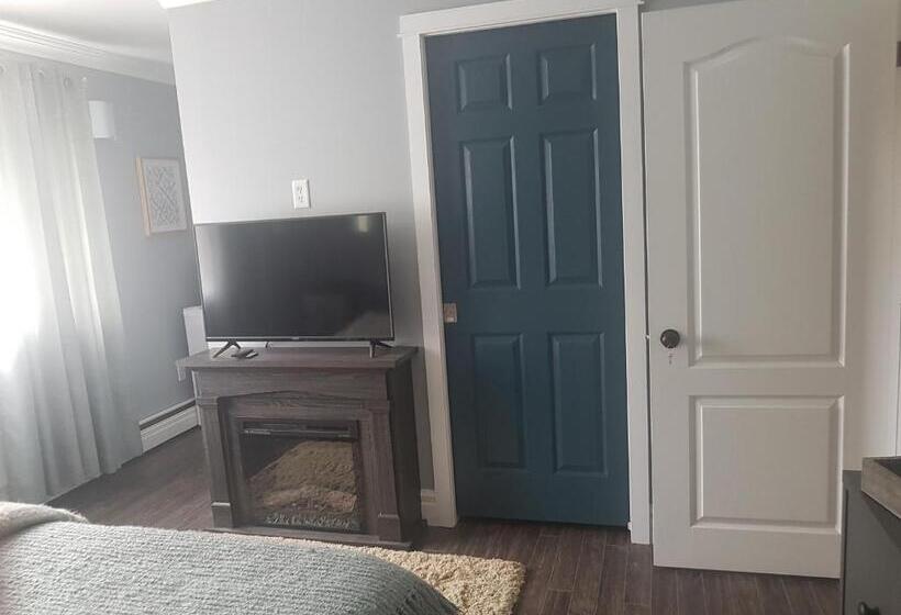 تختخواب و صبحانه Trinity Guest House