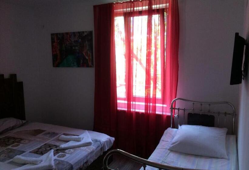 تختخواب و صبحانه Villa Portina