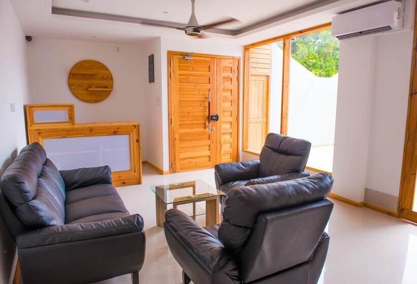 Xen Midu Hotel Addu City Maldives