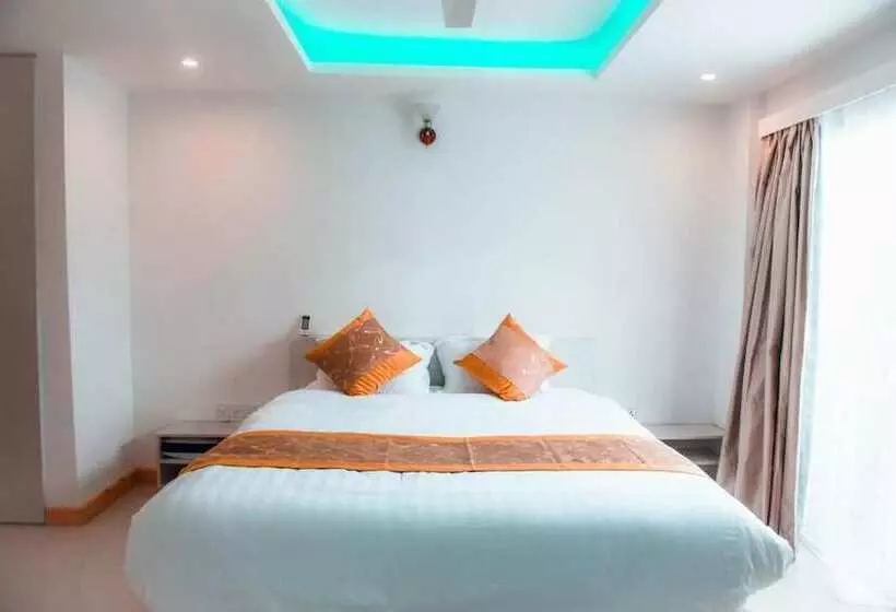 Xen Midu Hotel Addu City Maldives