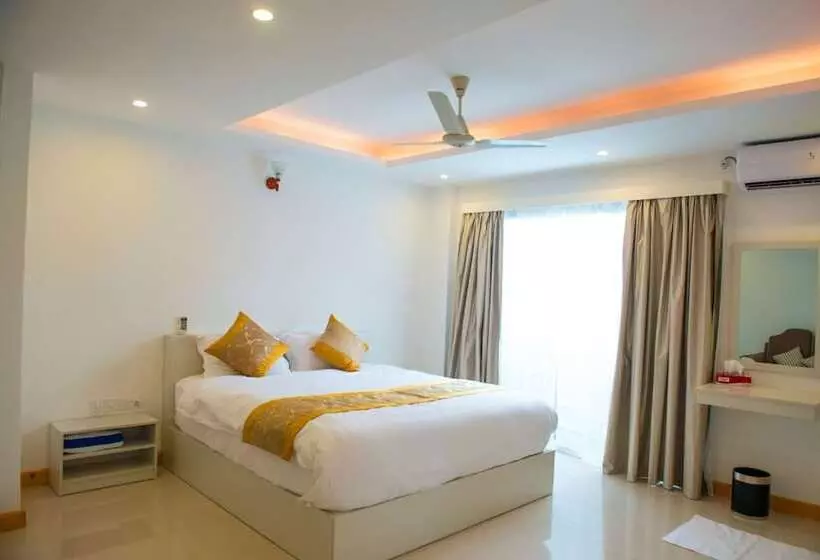 Xen Midu Hotel Addu City Maldives