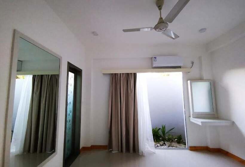 Xen Midu Hotel Addu City Maldives