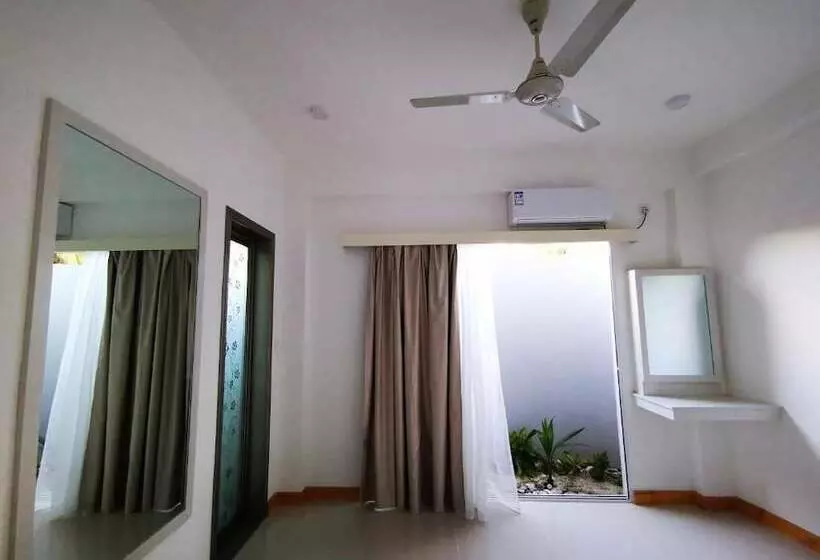 Xen Midu Hotel Addu City Maldives