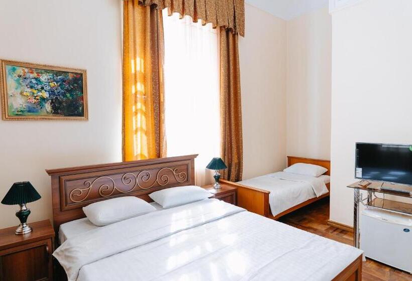 פנסיון Lion B&b