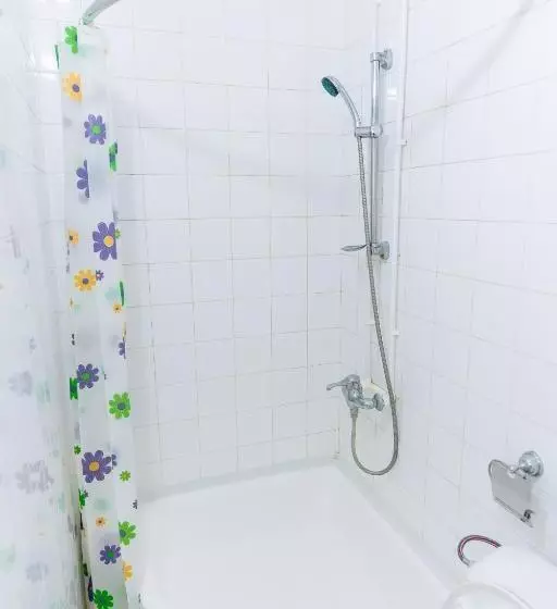 Majatalo Lion B&b