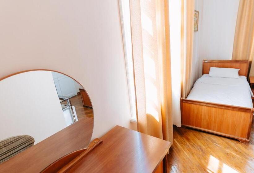 פנסיון Lion B&b