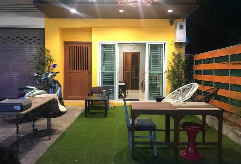Retkeilymaja A Title Guestel Jomtien