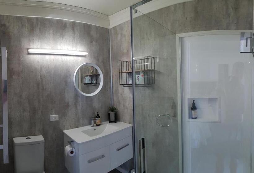 住宿加早餐  Admiral Waters