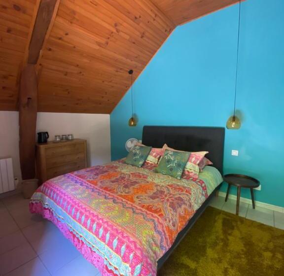 בית מלון כפרי Loire Valley Llama Farm Stay