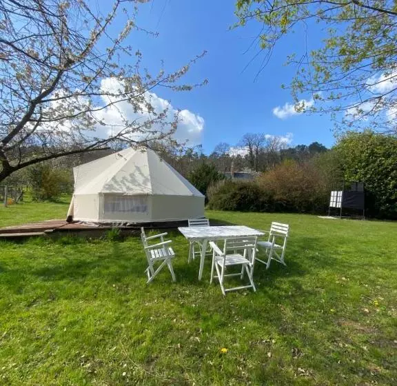 ホテル Loire Valley Llama Farm Stay