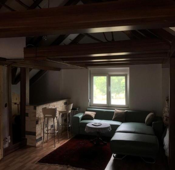 پانسیون Riverside Guesthouse