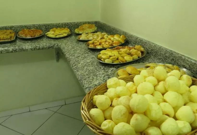 ユースホステル Pousada Lirio Do Vale