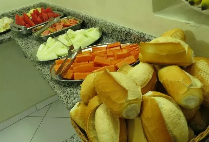 ユースホステル Pousada Lirio Do Vale