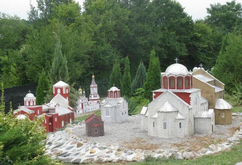 تختخواب و صبحانه Apartments Izvor Lisine