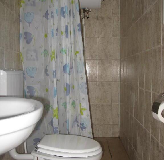 تختخواب و صبحانه Apartments Izvor Lisine