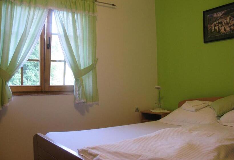 تختخواب و صبحانه Apartments Izvor Lisine