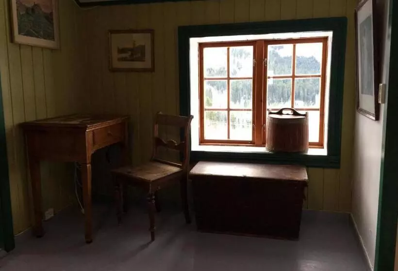 ホテル Staurset Gård