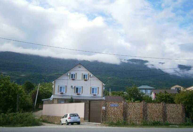 پانسیون Guest House Barhatniy Sezon