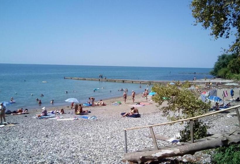 پانسیون Guest House Barhatniy Sezon