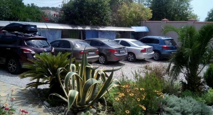 پانسیون Guest House Barhatniy Sezon