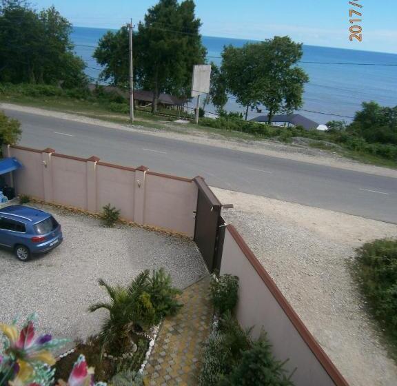 پانسیون Guest House Barhatniy Sezon