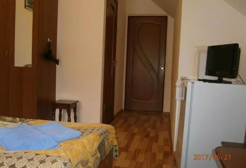پانسیون Guest House Barhatniy Sezon