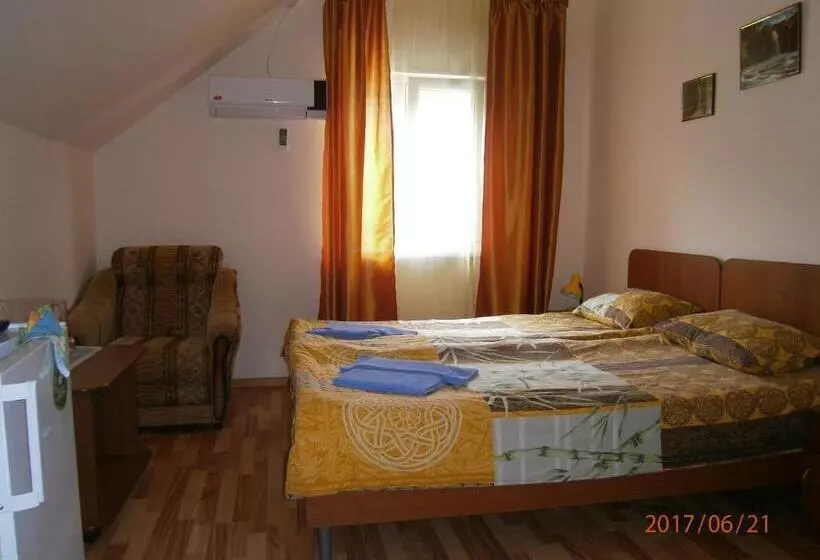 پانسیون Guest House Barhatniy Sezon