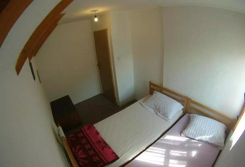 پانسیون Guesthouse Letnja Basta