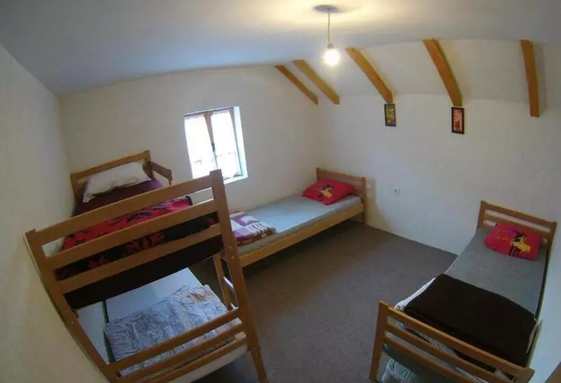 پانسیون Guesthouse Letnja Basta
