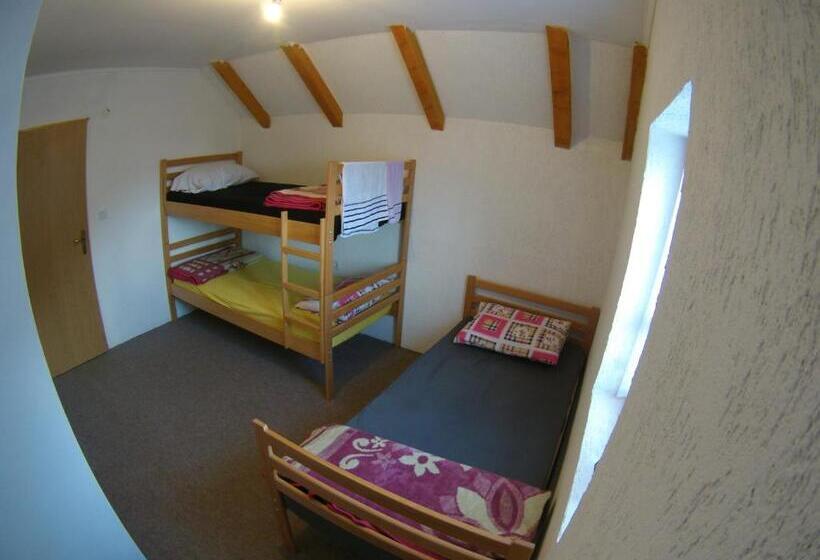 پانسیون Guesthouse Letnja Basta