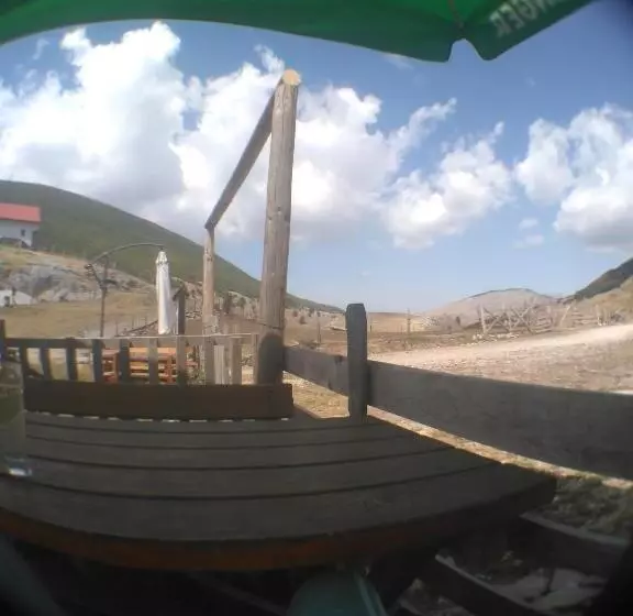 پانسیون Guesthouse Letnja Basta