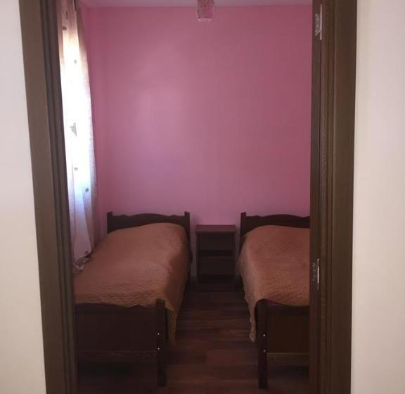 پانسیون Guesthouse Robinzon Lalkhori