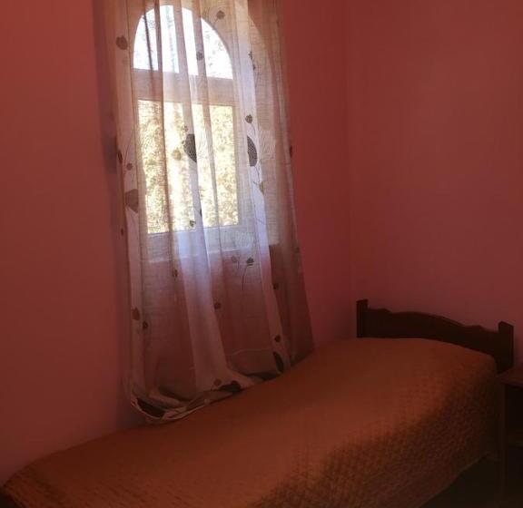 پانسیون Guesthouse Robinzon Lalkhori