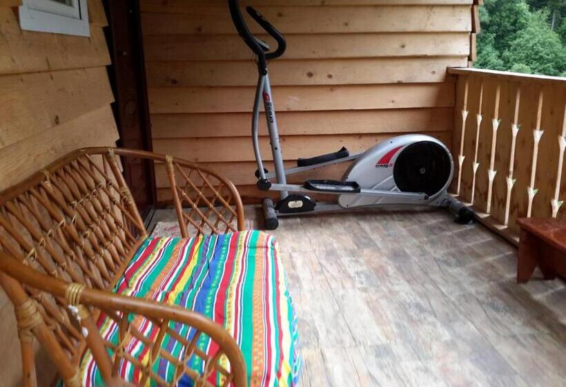 پانسیون Guesthouse Robinzon Lalkhori