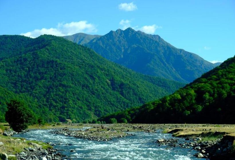 پانسیون Nazy S Guest House