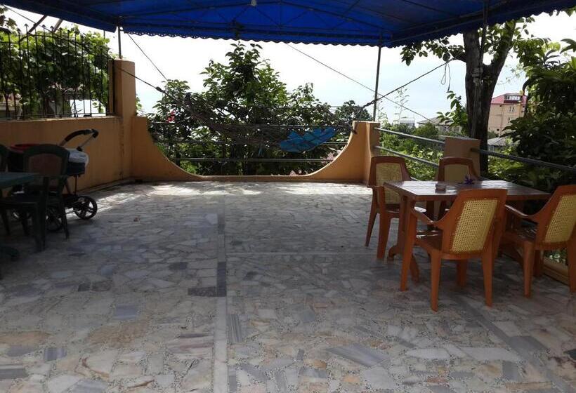 هاستل Guest House Lazika