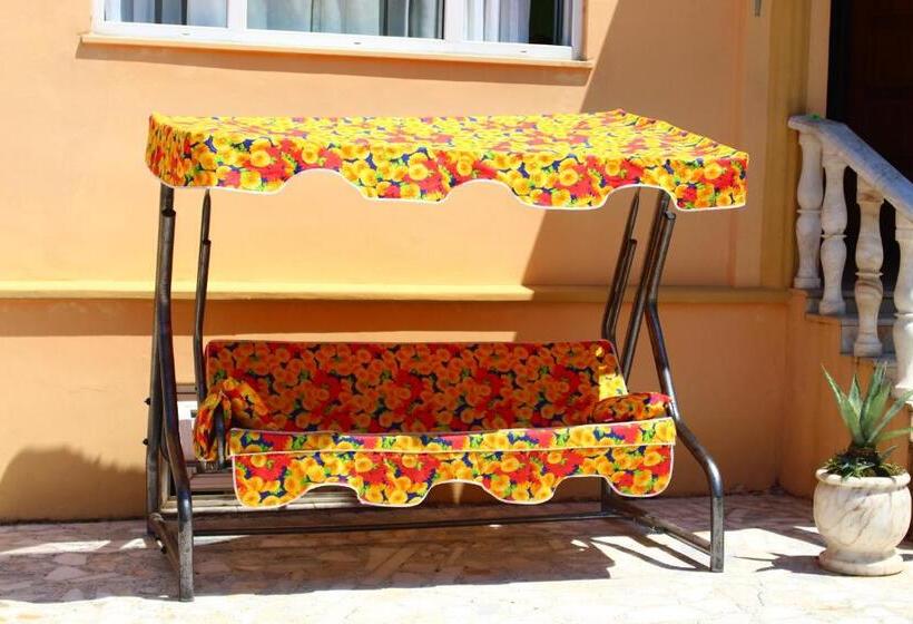 هاستل Guest House Lazika